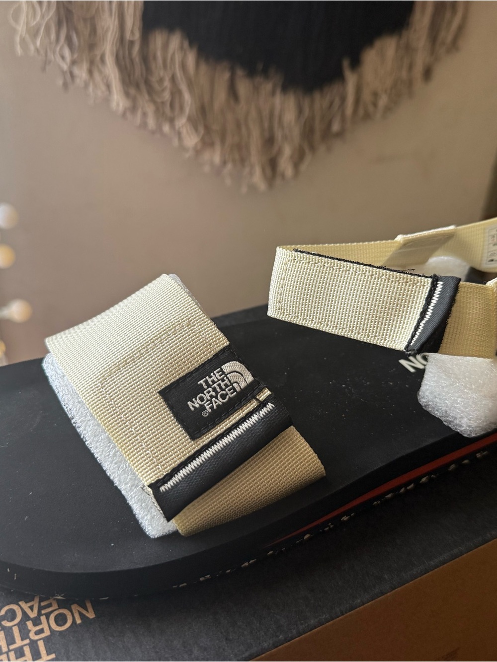 The North Face Men’s Cream Webbing Strap Sandal BRAND NEWW